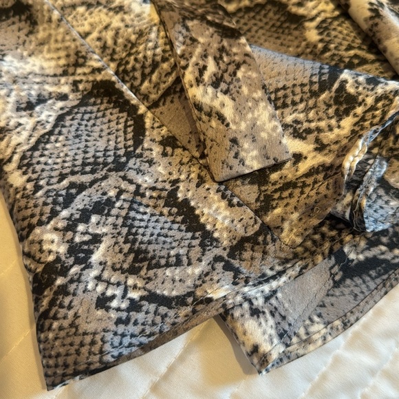 Snake Print Skirt satin - Picture 3 of 6